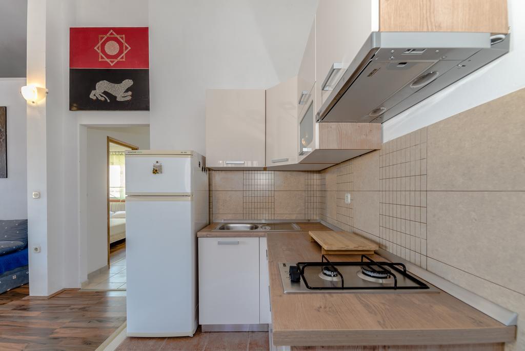 Paula Apartments Vir Exterior photo