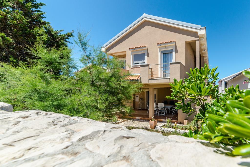 Paula Apartments Vir Exterior photo
