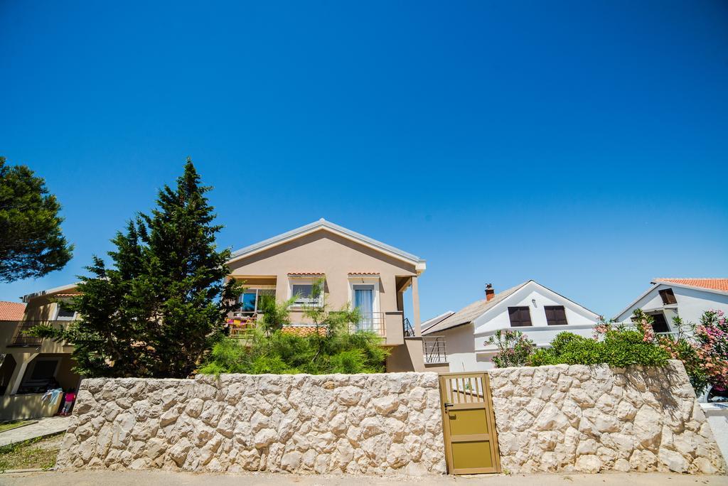 Paula Apartments Vir Exterior photo