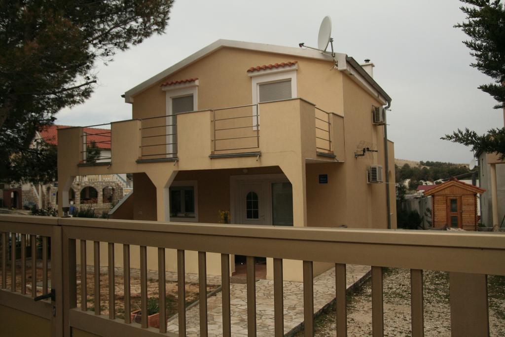 Paula Apartments Vir Exterior photo